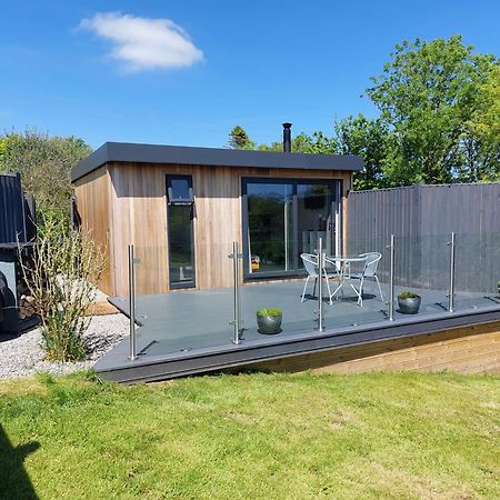 The Den - Modern Cabin With Wood Burning Stove Ludchurch Bagian luar foto