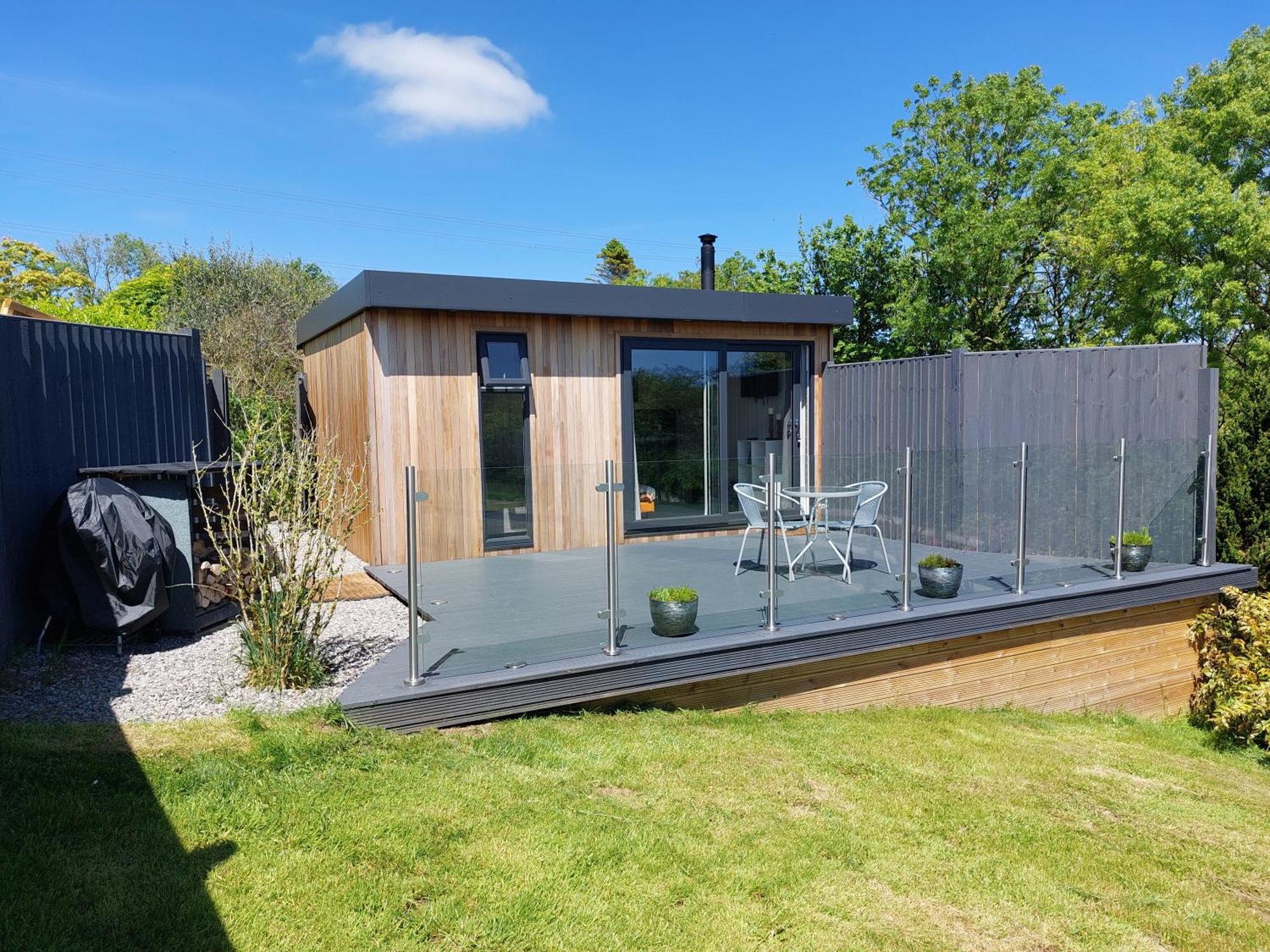The Den - Modern Cabin With Wood Burning Stove Ludchurch Bagian luar foto